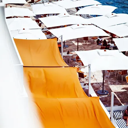 Les Roches Rouges, A Beaumier Hotel 5*