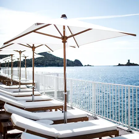 Les Roches Rouges, A Beaumier 5*