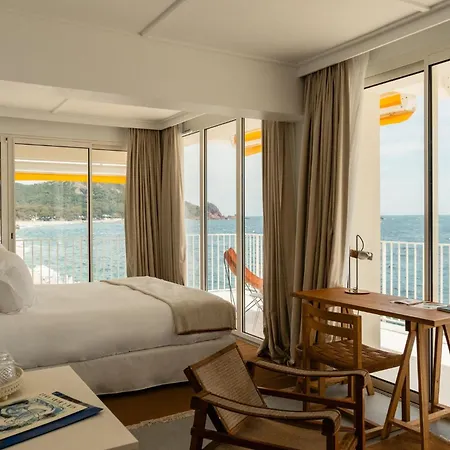 Les Roches Rouges, A Beaumier 5*