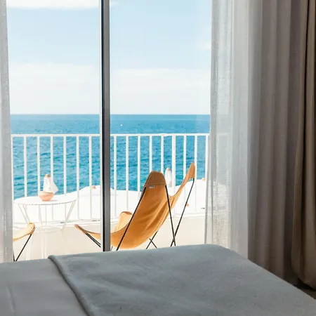 Les Roches Rouges, A Beaumier 5*