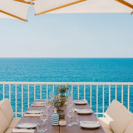 Hotel Les Roches Rouges, A Beaumier