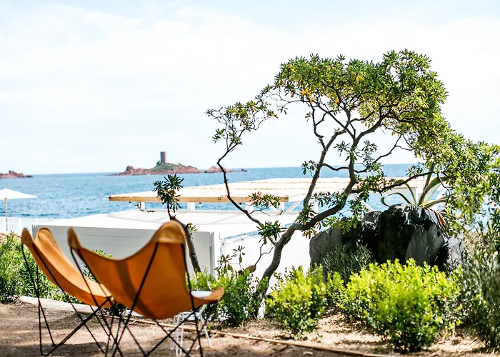 Les Roches Rouges, A Beaumier 5* Saint-Raphaël