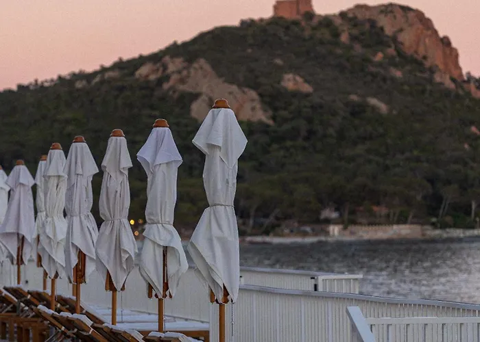 Hotell Les Roches Rouges, A Beaumier Saint-Raphaël