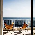 Hotel Les Roches Rouges, A Beaumier