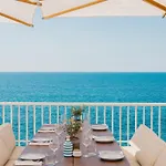 Hotel Les Roches Rouges, A Beaumier