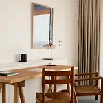 Les Roches Rouges, A Beaumier Otel