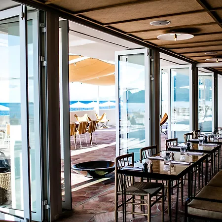 호텔 Les Roches Rouges, A Beaumier