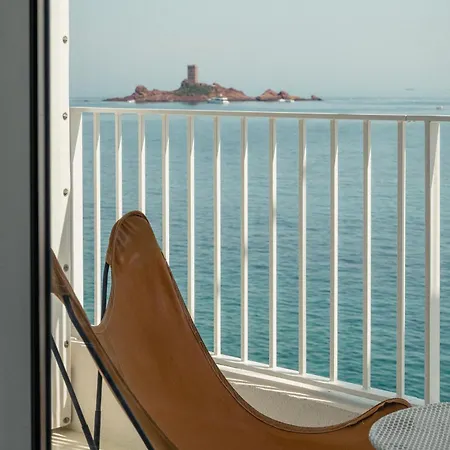 Les Roches Rouges, A Beaumier 5* Saint-Raphael (Var)