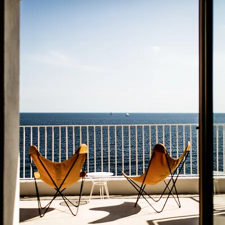 호텔 Les Roches Rouges, A Beaumier