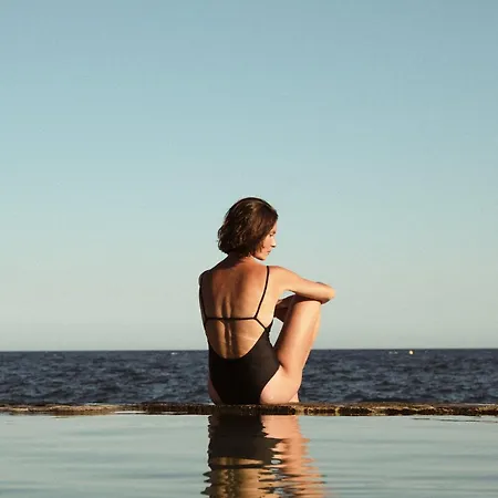 호텔 Les Roches Rouges, A Beaumier