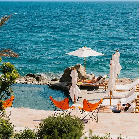 Les Roches Rouges, A Beaumier