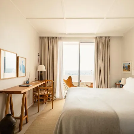 Les Roches Rouges, A Beaumier 5*