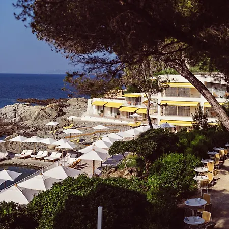 Hotel Les Roches Rouges, A Beaumier 5*