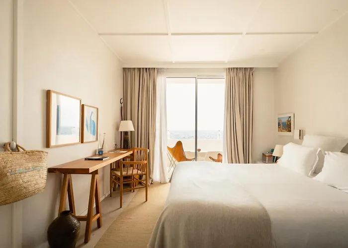 Les Roches Rouges, A Beaumier Saint-Raphaël