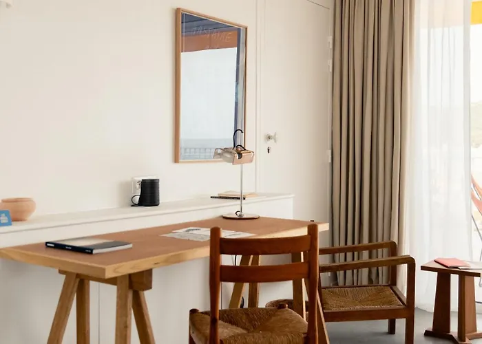 Les Roches Rouges, A Beaumier Hotel