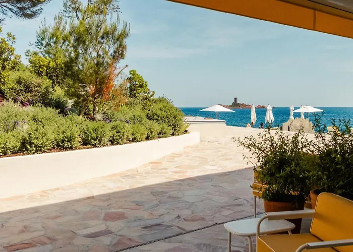 Hotel Les Roches Rouges, A Beaumier Saint-Raphaël